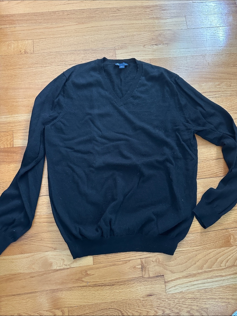 GAP Men's Black V-Neck Pullover Sweater